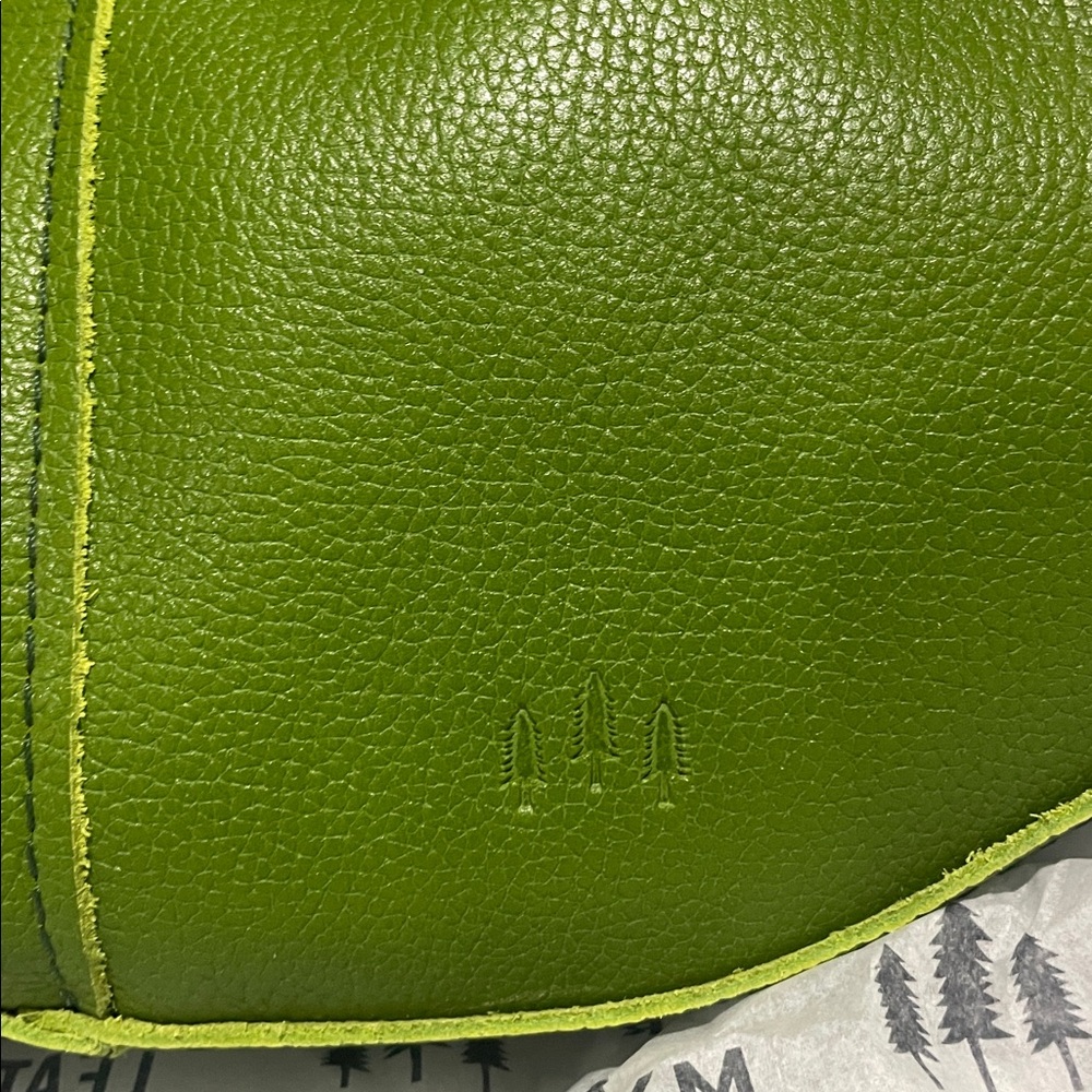 Portland Leather Mantis Classic Nora Shoulder Bag - Picture 2 of 11